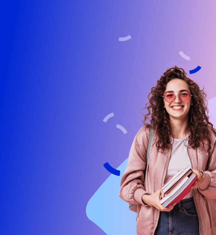Улыбающаяся девушка с книгами