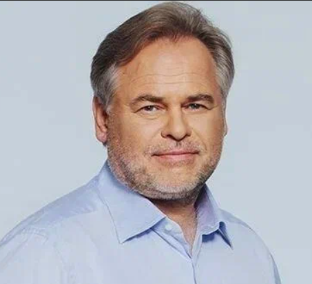 
								Евгений Валентинович Касперский
